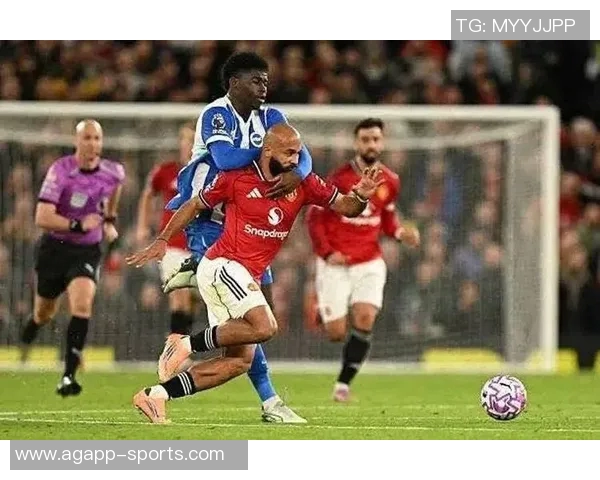 曼联求购巴莱巴115亿镑状态不佳本赛季已三次半场被换