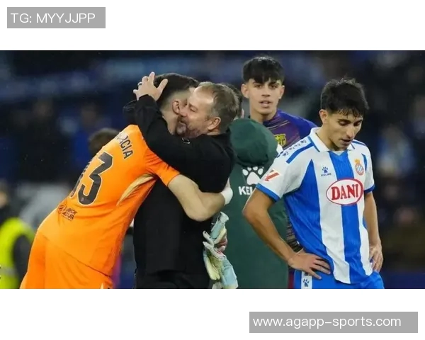 霍安在西班牙国家队展现出色团结精神替补角色无障碍